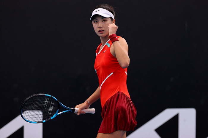 今日！cctv5直播澳网，中国金花王欣瑜VS奥斯塔彭科，商竣程出战|男单|央视|混双|中国女网|吴易昺_新浪体育_新浪新闻