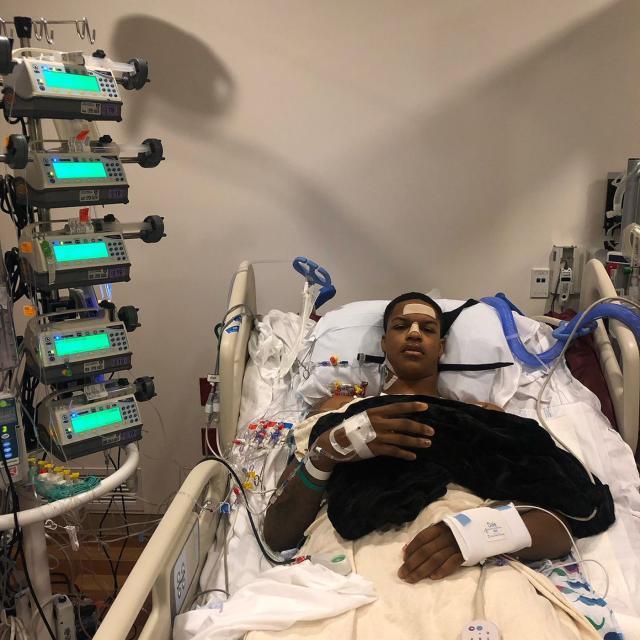 开云下载-鲨鱼之子穿越黑暗：战胜心脏疾病 征战G联赛